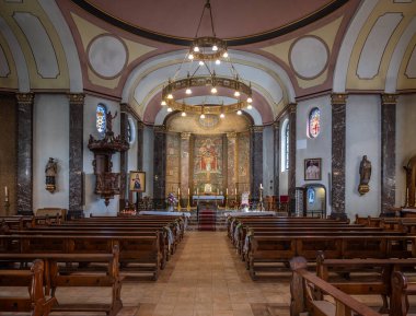 Cloppenburg, Aşağı Saksonya, Almanya, 15 Temmuz 2024 - Bethen köyündeki Hac Kilisesi 'nin süslü iç mekanı