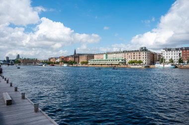 Kopenhag, Danimarka, 24 Temmuz 2024 - Eski kasaba ve Nyhavn manzarası, Hristiyanhavn 'dan alındı