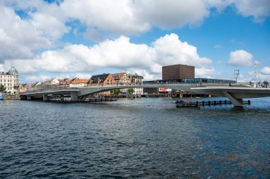 Kopenhag, Danimarka, 24 Temmuz 2024 - Eski kasaba ve Nyhavn manzarası, Hristiyanhavn 'dan alındı