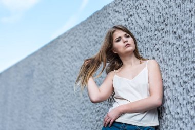 Brüksel, Belçika 'da gri geçmişi olan 20 beyaz kadın. Model bırakıldı