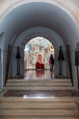 Kruja, Durres County, Arnavutluk, 9 Aralık 2024 tarihli şatosunda duvar sanatı