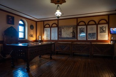 Kruja, Durres County, Arnavutluk, 9 Aralık 2024 tarihli şatosunda duvar sanatı