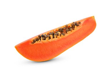 Beyaz arka planda izole edilmiş tohumlu olgun papaya meyvesi.. 