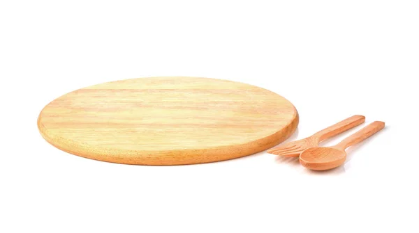 圆形切割板 木制板 勺子和叉子隔离在白色背景上 — 图库照片