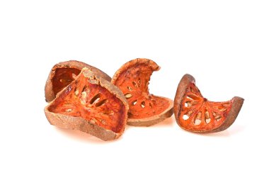 Kuru Bael Meyve Çayı, Beyaz arka planda Aegle Marmelosu