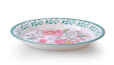 Çiçek desenli Tayland emaye tepsisi beyaz arka planda izole edilmiş geleneksel Tayland yemeği tepsisi..