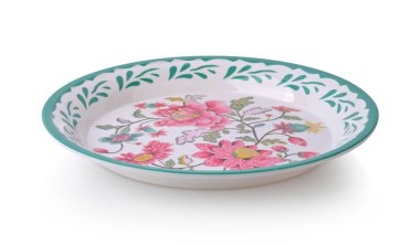 Çiçek desenli Tayland emaye tepsisi beyaz arka planda izole edilmiş geleneksel Tayland yemeği tepsisi..