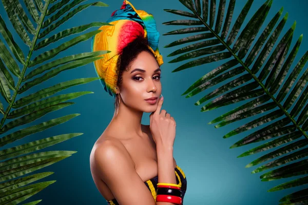Photo Elegant Chic Kenya Tribe Queen Lady Touch Enjoy Tropical — Stock Photo, Image