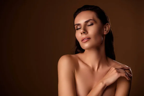 Szenvedélyes Bájos Hölgy Modell Meztelen Test Megérinti Magát Puha Bőr — Stock Fotó