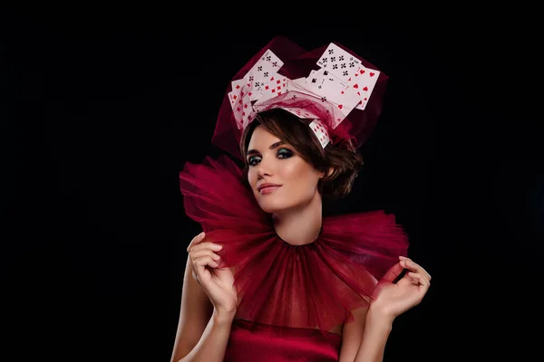 Retrato Señora Impresionante Jugador Póquer Casino Usar Tarjetas Decoradas Headwear —  Fotos de Stock