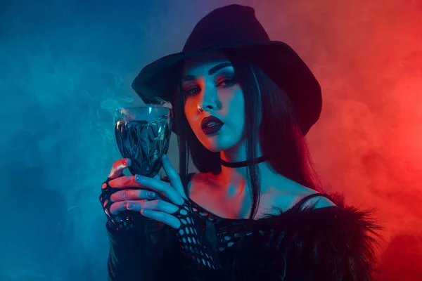 Photo Dark Witch Warlock Hold Glass Poisonous Liquid Magical Ritual — Stock Photo, Image