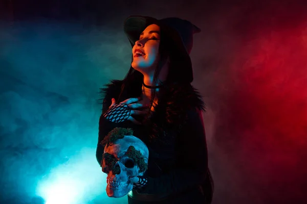 Photo Dangerous Goth Witch Lady Hold Skull Ingredient Potion Summon — Stock Photo, Image