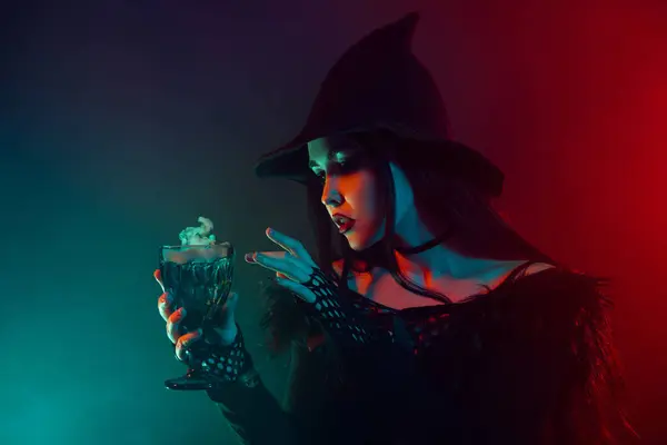 Photo Devil Powerful Witch Hold Poisonous Potion Doing Toxic Mystical — Stock Photo, Image