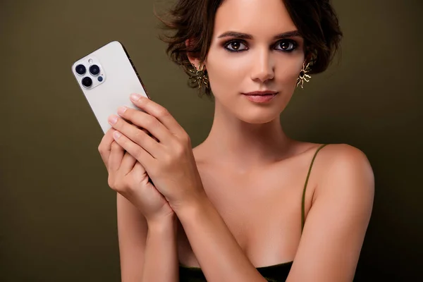 Foto Chica Impresionante Elegante Dama Mantenga Caro Iphone Apple Modelo —  Fotos de Stock