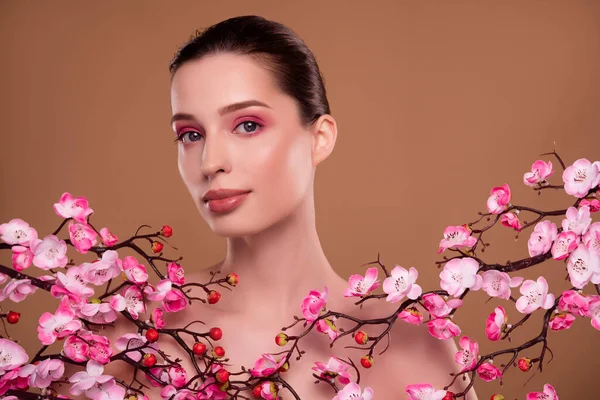 Photo Hot Stunning Gorgeous Lady Sakura Cherry Branch Garden Advertising — Stockfoto