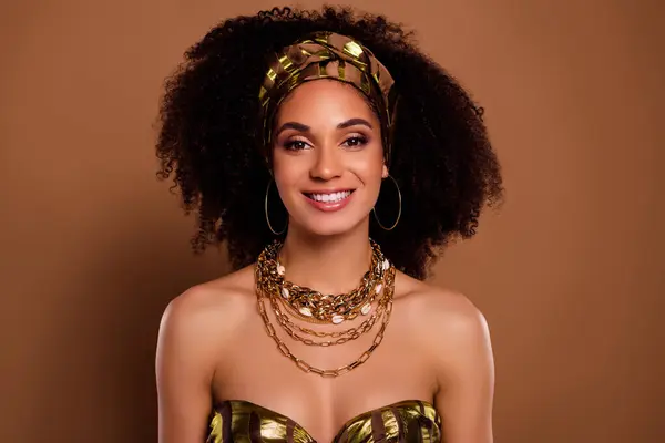 Portrait Positive Lady Prepare Cultural Theme Event Wear Kenya Tribe — Stockfoto
