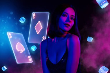 Muhteşem varlıklı kız yıldız kartlarının sanat kolajı koyu arkaplanda izole edilmiş çok renkli filtre dumanı.