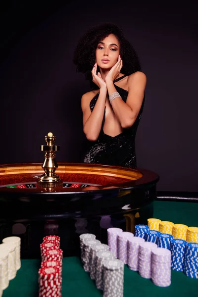 Photo Chic Attrayant Dame Passer Vendredi Soir Dans Club Poker — Photo
