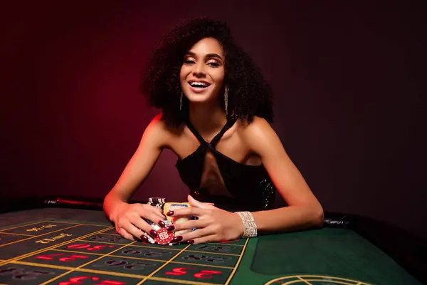 Photo Happy Chic Girl Las Vegas Poker Club Visister Play — Stock Photo, Image