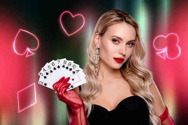 精美可爱女孩手套手握扑克牌赌场灯饰的艺术品拼贴图片 在富有创意的背景下被隔离 — 图库照片