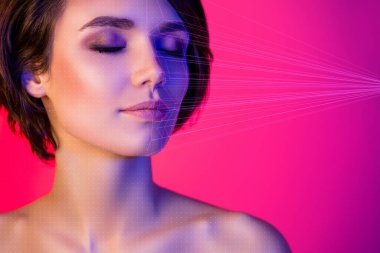 Yaratıcı soyut kolaj şablonu, kapalı kadın gözleri, izole edilmiş neon pembe arkaplan taraması..