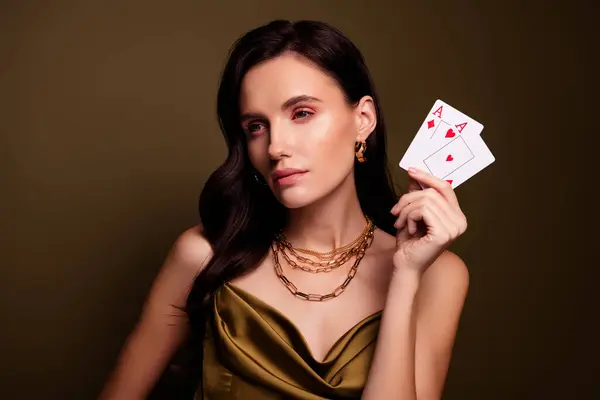 Foto Encantadora Señora Con Clase Bluffing Juego Póquer Para Ganar —  Fotos de Stock