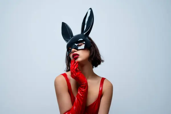 Photo Attractive Woman Touch Sensual Face Skin Rabbit Mask Red — Stock Photo, Image