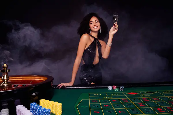 Photo Stunning Attractive Girl Millionaire Winning All Poker Raise Champagne — Stock Photo, Image