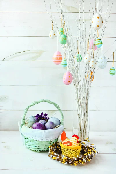 Easter Eggs Wicker Basket White Background Decorative Chicken Eggs Easter — Stock Photo, Image
