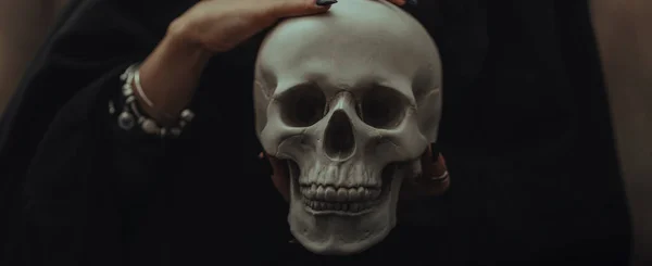 Skull Dead Man Hands Witch Witch Black Costume Occult Satanic — Fotografia de Stock