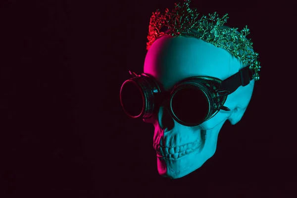 Human Skull Steampunk Glasses Crown Pink Blue Light Black Background — Stock Photo, Image