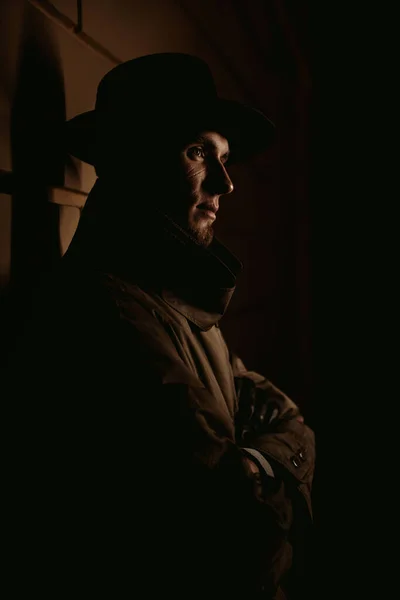Man Mafia Detective Hat Raincoat Night City Style Film Noir — Zdjęcie stockowe