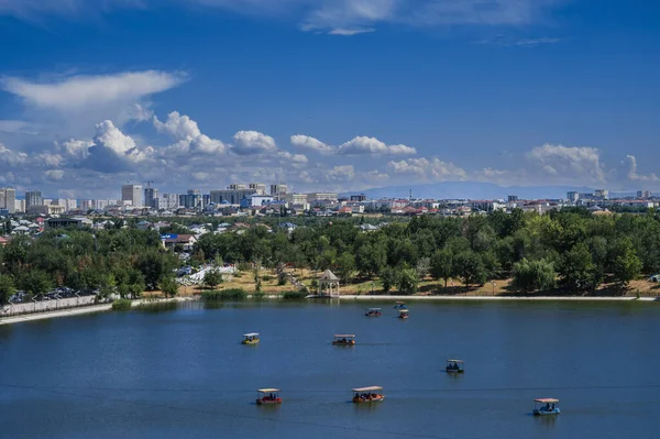 Vista Superior Desde Noria Del Altyn Eye Park Lago Shymkent Fotos De Stock Sin Royalties Gratis