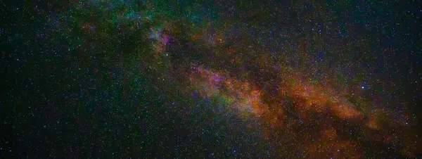 Έναστρο Νυχτερινό Ουρανό Αστέρια Γαλαξίες Και Ένα Φωτεινό Πολύχρωμο Γαλακτώδες — Φωτογραφία Αρχείου