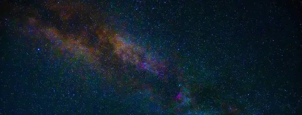 バックグラウンド ナイト スターリー スカイと 明るい星 パノラマ コピースペース付きのパノラマワイドカバー — ストック写真