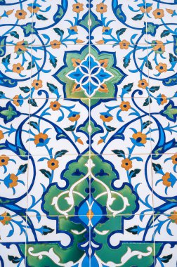 Geleneksel Özbek çiçek desenli seramik fayans. Taşkent 'teki Beyaz Cami