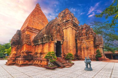 Vietnam 'da Vietnam' da Nha Trang 'da eski Vietnam dini Cham Po Nagar Kuleleri