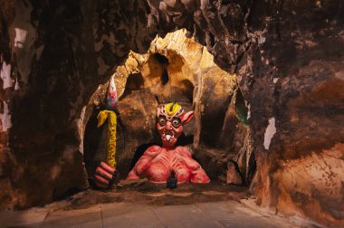 Da Nang, Vietnam, Asya 'daki Mermer Dağlar' daki Am Phu Mağarası 'nda ürkütücü bir canavar.