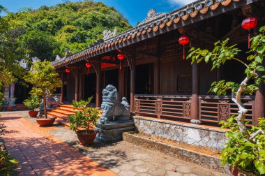 Vietnam 'ın Danang şehrindeki mermer dağlarda tapınak tapınağı..