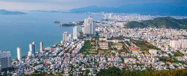 Vietnam 'daki Nha Trang şehrinin panoramik görüntüsü. İHA 'nın Nha Trang' inin havadan görüntüsü