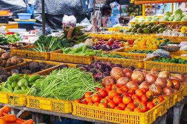 Vietnam, Asya 'daki çiftçi pazarında taze sebze çeşitleri.