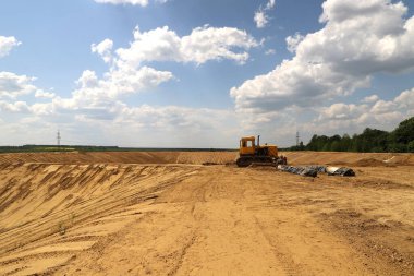 Çöp dezenfeksiyonu ve atık geri dönüşümü. Çöp ocağı. İmha et. Çevre koruma. Yüksek kalite