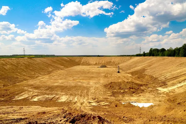 Çöp dezenfeksiyonu ve atık geri dönüşümü. Çöp ocağı. İmha et. Çevre koruma. Yüksek kalite