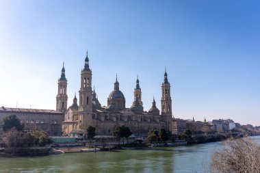 Zaragoza 'nın El Pilar Bazilikası