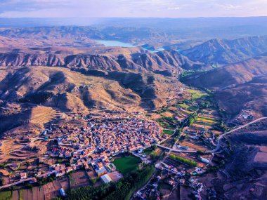 Oliete Teruel drne görüntüsü ve Cuava Forada Gölü