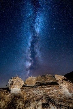 Teruel 'deki Gece Dağları Üzerinde Samanyolu