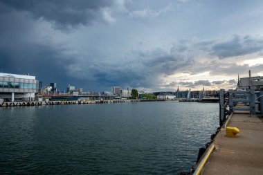 Tallinn Limanı 'nda Yaklaşan Fırtına