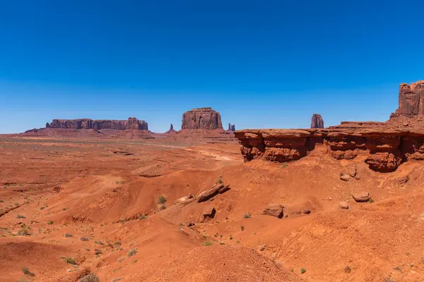 Güneşli bir günde John Ford Point 'in panoramik görüntüsü. Yüksek kalite fotoğraf