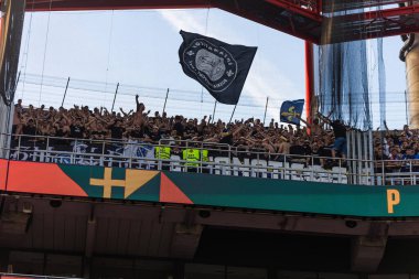 Portekiz ve Bosna-Hersek milli takımları arasında oynanan UEFA Euro 2024 ön eleme maçında Bosnalı taraftarlar Estadio Da Luz, Lizbon, Portekiz. (Maciej Rogowski)