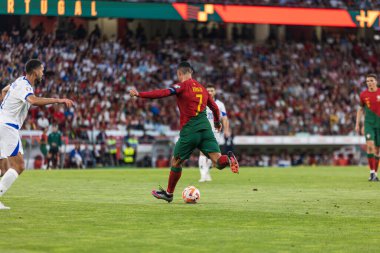 UEFA Euro 2024 ön eleme maçı sırasında Portekiz ve Bosna-Hersek milli takımları arasında Estadio Da Luz, Lizbon, Portekiz 'de oynanan Cristiano Ronaldo. (Maciej Rogowski)